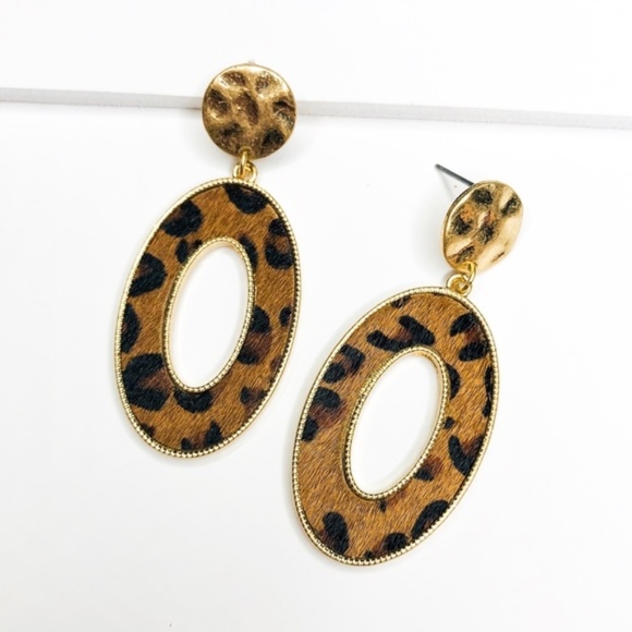 Ornamental Stone Jewelry - Dark Animal Print Leopard Hammered Gold Earrings